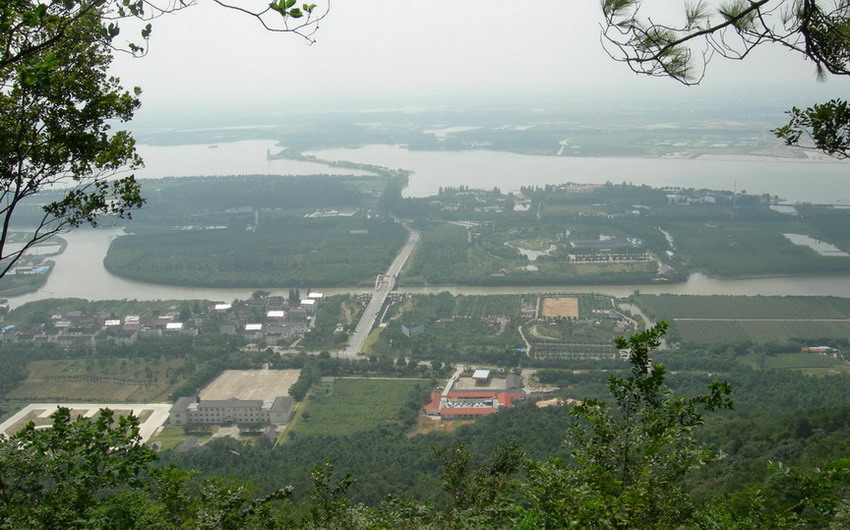 从虞山上向下俯瞰尚湖美景.jpg