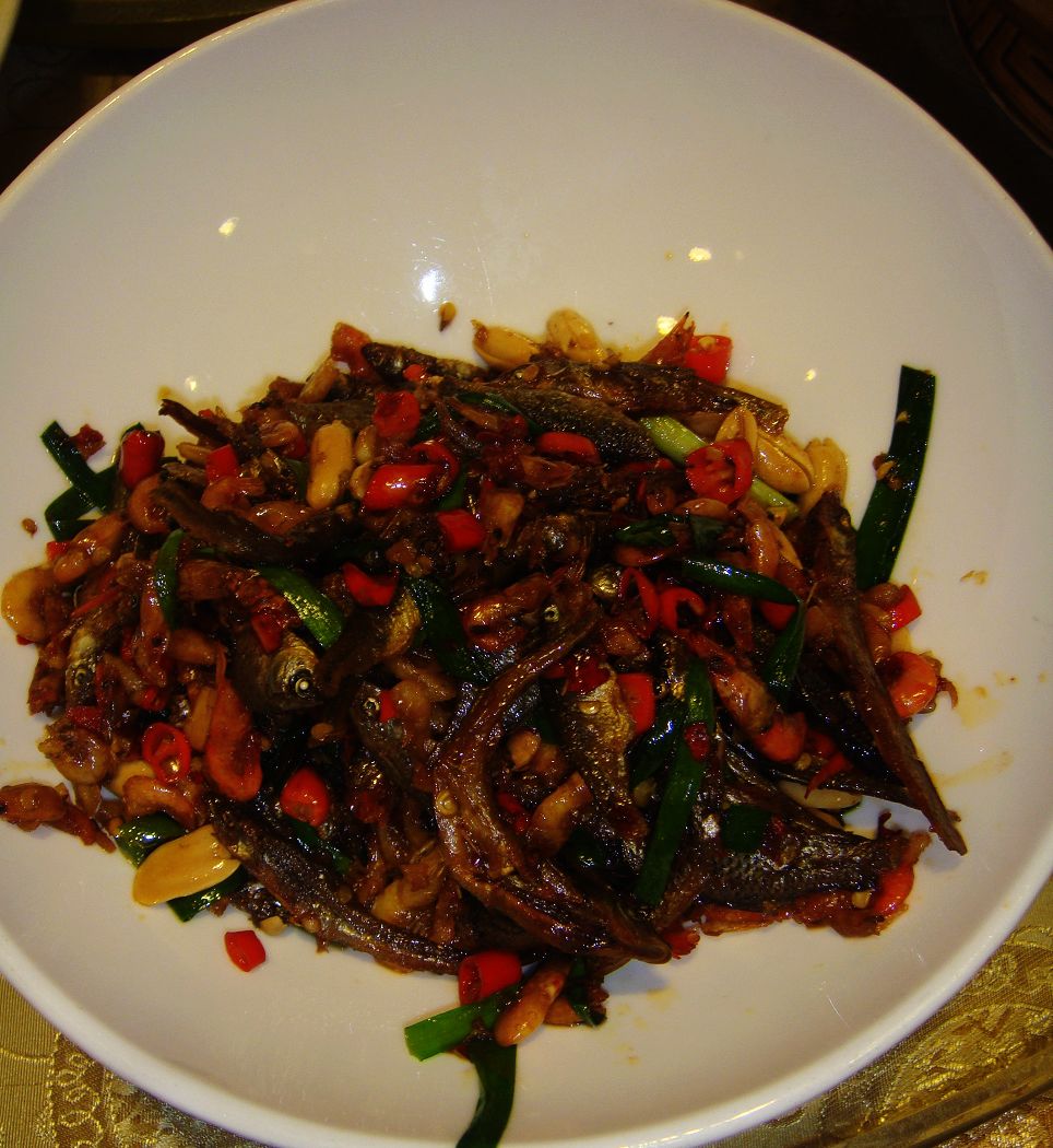 1辣椒干炒小鱼.jpg