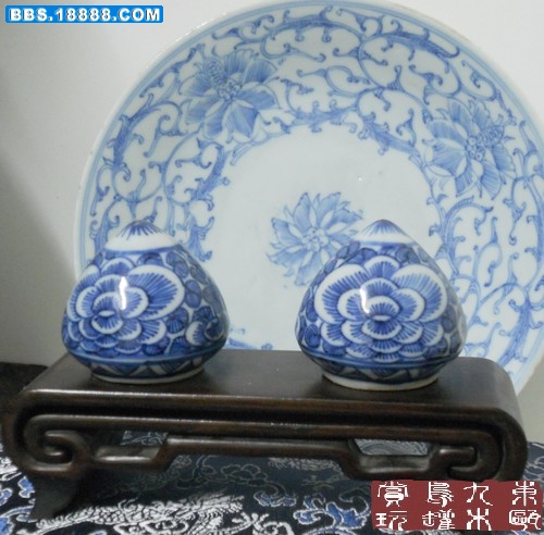 光绪青花千叶牡丹纹小鸟鸡心罐一对1.jpg