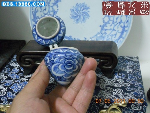 光绪青花千叶牡丹纹小鸟鸡心罐一对6.jpg