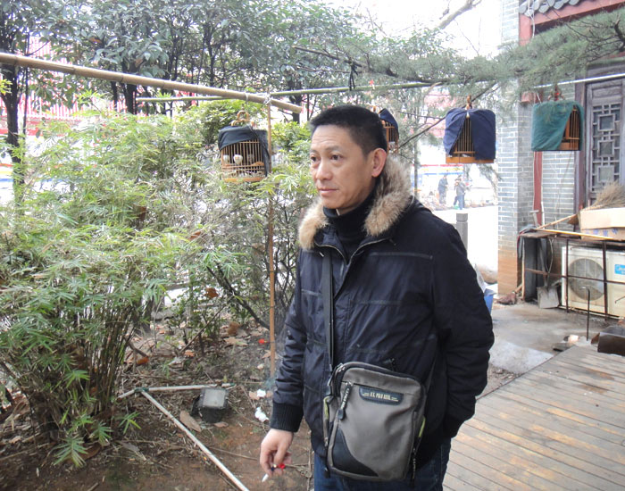 多次深入山区寻访良鸟的鸟痴.jpg