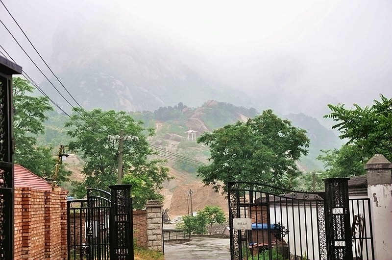 雨天的凤凰岭.jpg